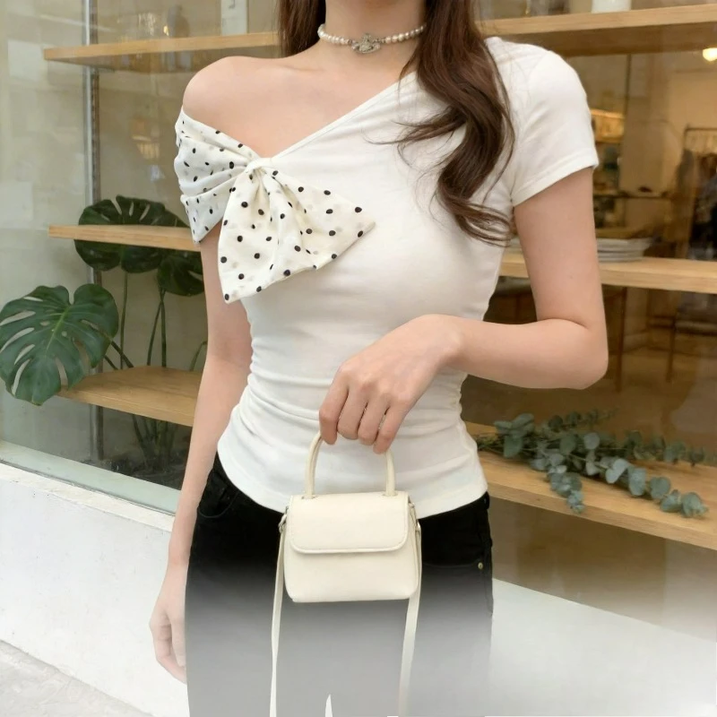 White French Fashion Polka Dot Slant-neck Off-the-shoulder Short-sleeved T-shirt Unique Irregular Short Top Petite Women Trendy
White French Fashion Polka Dot Slant-neck Off-the-shoulder Short-sleeved T-shirt Unique Irregular Short Top Petite Women Trendy