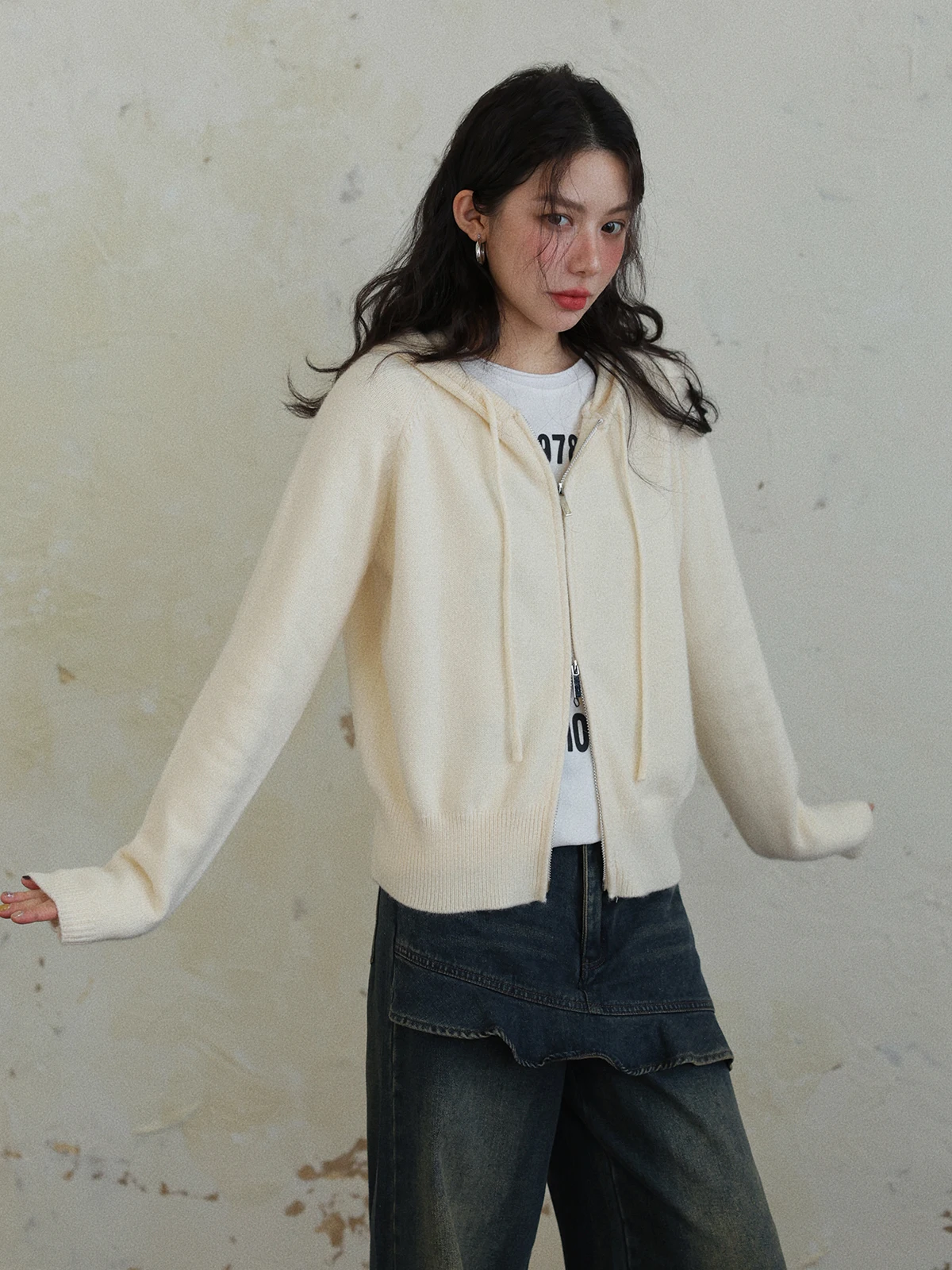 DR Vintage Sle Bear Wool Knitted ort Coat with Hood Loose Fit Women's Inner Wear Long Sve Zipper Closure Casual Top
DR Vintage Sle Bear Wool Knitted ort Coat with Hood Loose Fit Women's Inner Wear Long Sve Zipper Closure Casual Top