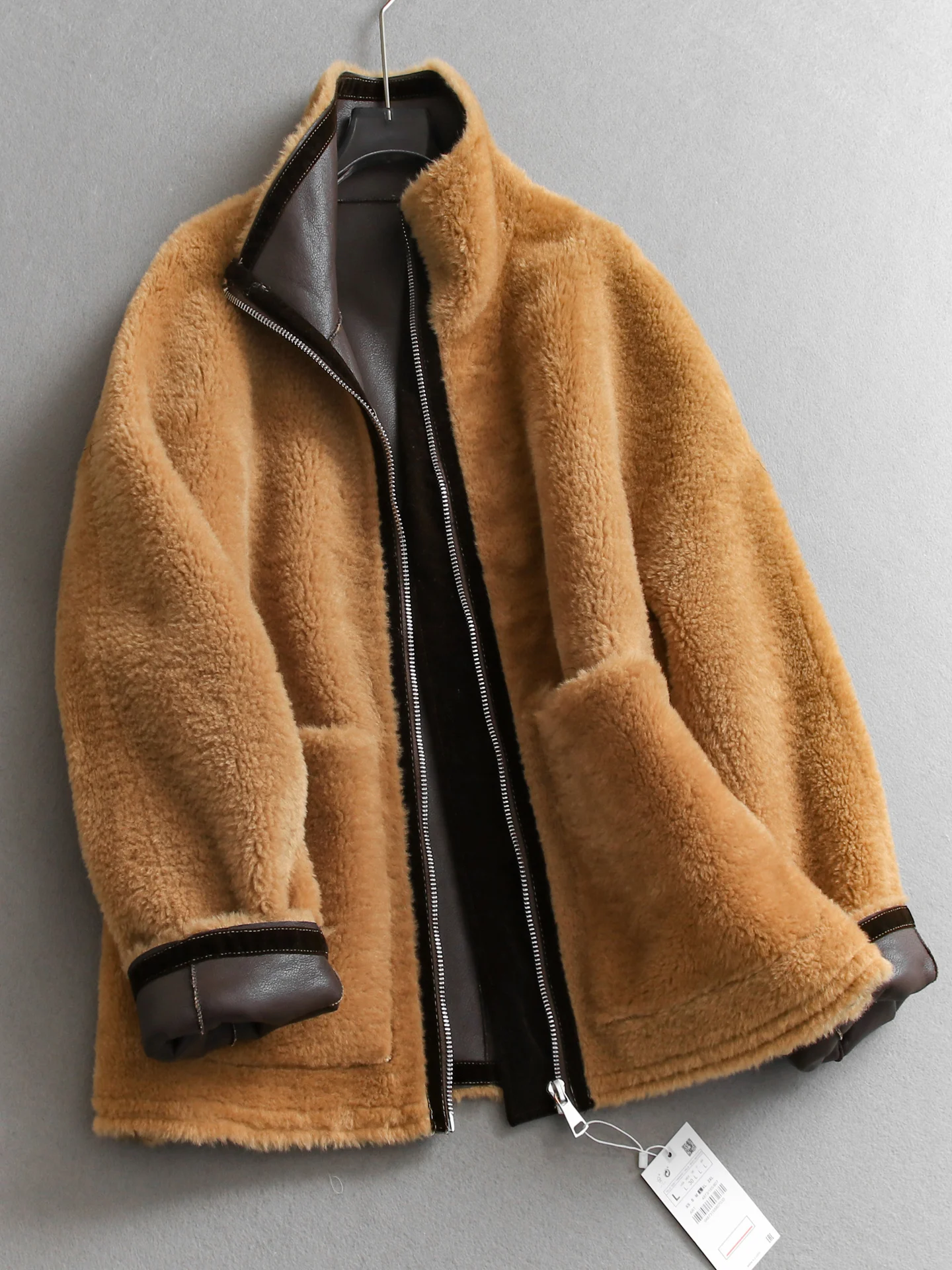 Double-Sided Wear Loose Fit Long Sleeve Lamb Fur Jacket Women's Coat Warm Casual Style Polyester Fiber Straight Hem Zipper Cl...
Double-Sided Wear Loose Fit Long Sleeve Lamb Fur Jacket Women's Coat Warm Casual Style Polyester Fiber Straight Hem Zipper Cl...