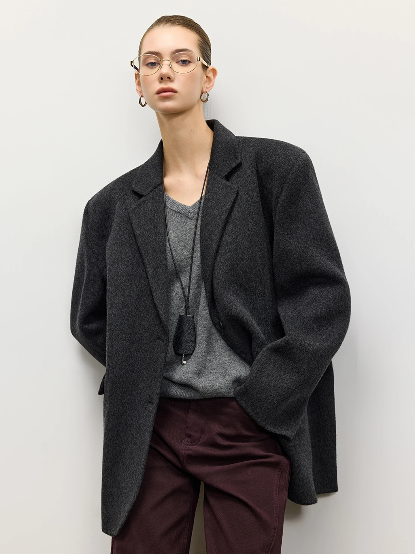 Двустороннее шерстяное пальто LUR: повседневное, женское, модное, в стиле ретро, для создания образа состоятельной леди, зимняя верхняя одежда
Двустороннее шерстяное пальто LUR: повседневное, женское, модное, в стиле ретро, для создания образа состоятельной леди, зимняя верхняя одежда