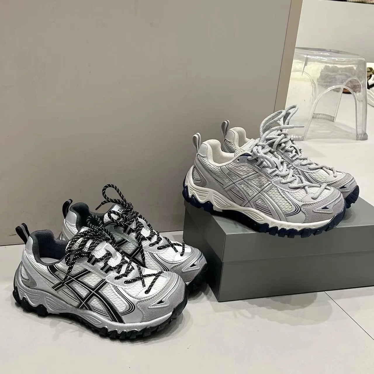 Women's Outdoor Casual Sports Shoes Thick Bottom Genuine Leather Hiking Boots Breathable Mesh Lined round Toe Trendy
Women's Outdoor Casual Sports Shoes Thick Bottom Genuine Leather Hiking Boots Breathable Mesh Lined round Toe Trendy