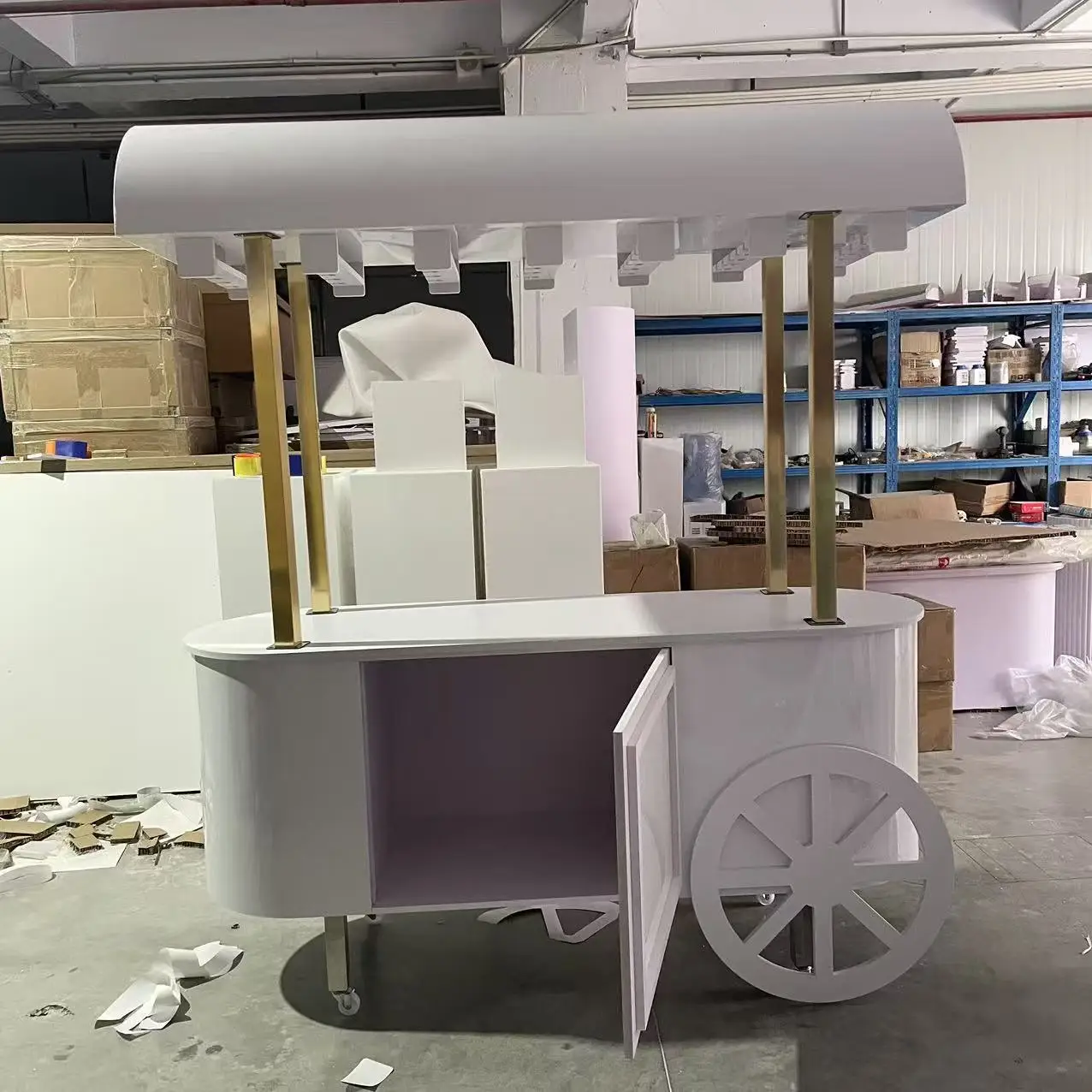 Customized Mobile Wending Champagne Cart Hand Push Wedding Decorations Cart Catering Candy Trolley for Outdoor Event Festival
Customized Mobile Wending Champagne Cart Hand Push Wedding Decorations Cart Catering Candy Trolley for Outdoor Event Festival