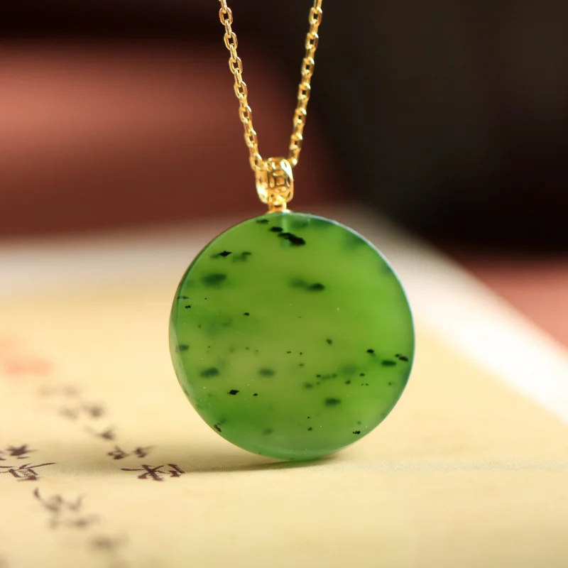 Женская круглая подвеска из нефрита с инкрустацией золотом 18 карат Hetian Green Lucky Safe
Женская круглая подвеска из нефрита с инкрустацией золотом 18 карат Hetian Green Lucky Safe