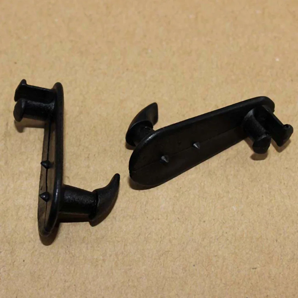 A Pair Car Mat Fixing Clip Floor Carpet Clip Hook For TOYOTA Carola Camry Crown Durable Interior Accessories
A Pair Car Mat Fixing Clip Floor Carpet Clip Hook For TOYOTA Carola Camry Crown Durable Interior Accessories