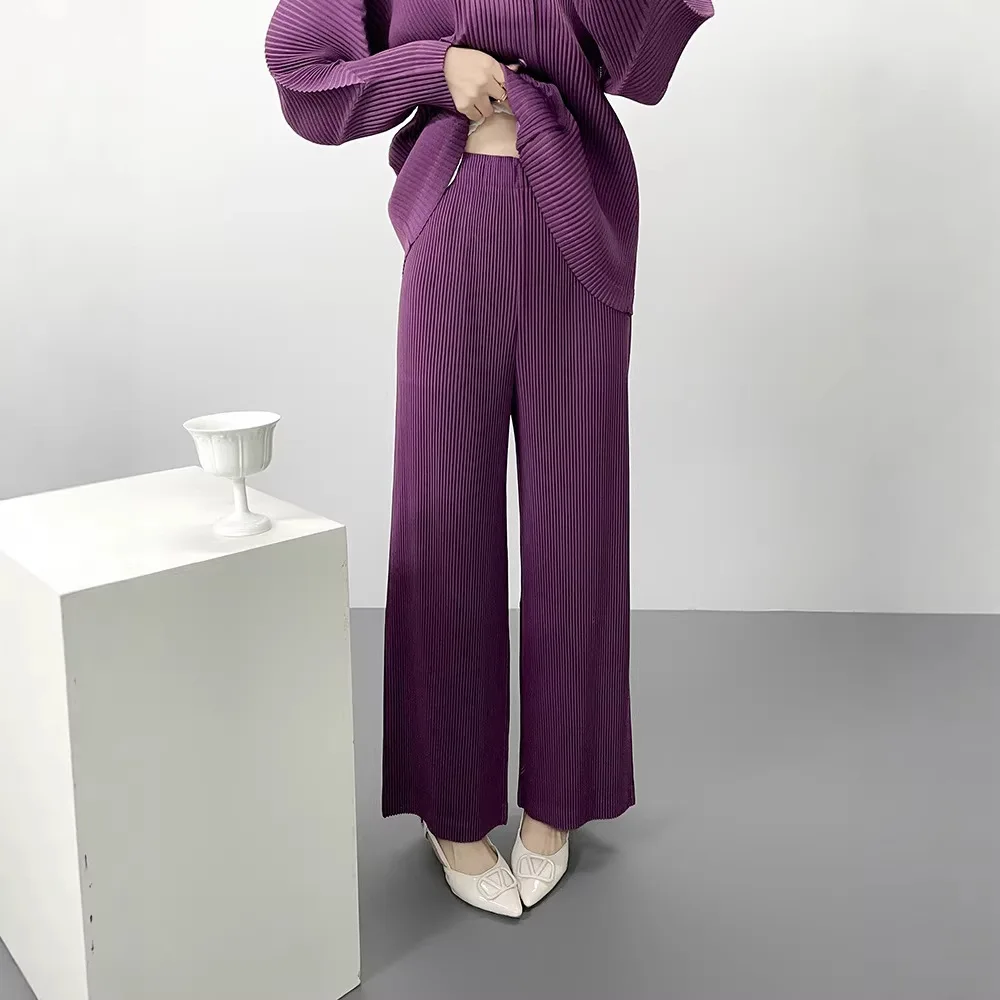 Брюки-плиссе Miyake для женщин, свободные, универсальные повседневные брюки, однотонные брюки с высокой талией, стройнящие фигуру
Брюки-плиссе Miyake для женщин, свободные, универсальные повседневные брюки, однотонные брюки с высокой талией, стройнящие фигуру