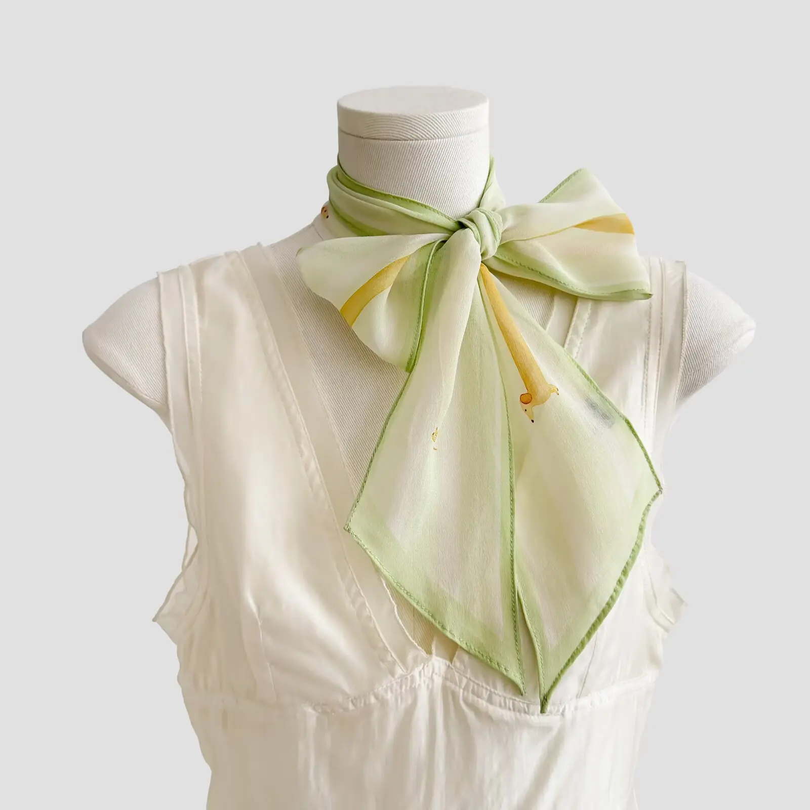 100% Silk women's scarf Korean fashion green blue print neck scarf ladies pure silk neckerchief headband bag scarf accessory
100% Silk women's scarf Korean fashion green blue print neck scarf ladies pure silk neckerchief headband bag scarf accessory