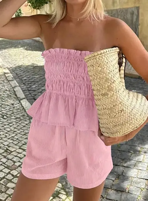 Casual and minimalist black strapless mushroom edge shorts, suitable for women to wear in the summer new style
Casual and minimalist black strapless mushroom edge shorts, suitable for women to wear in the summer new style