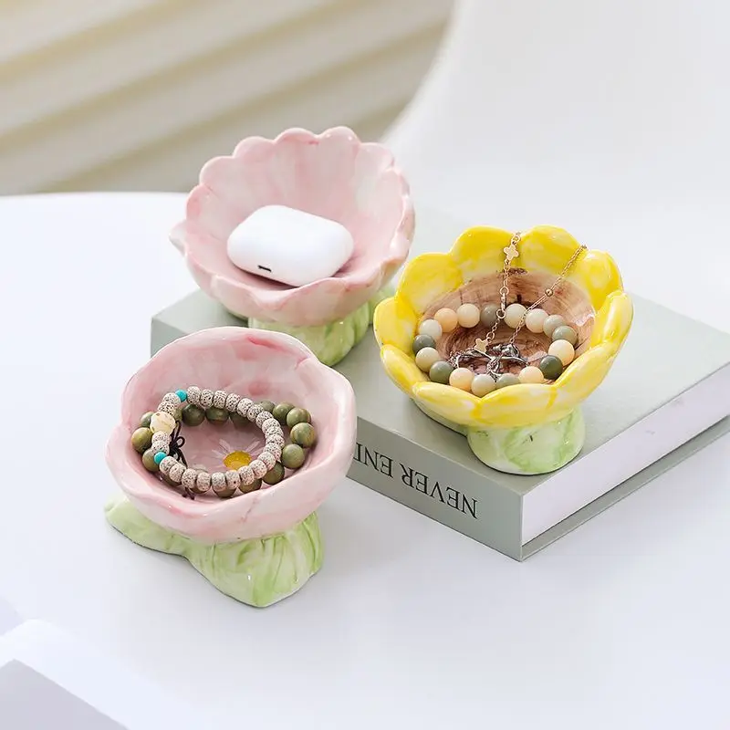 Ceramic Sunflower Flower Storage Jewelry Tray Desktop Storage 
Ceramic Sunflower Flower Storage Jewelry Tray Desktop Storage