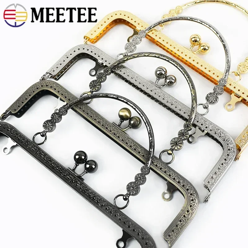 1/2Pcs Meetee 20.5cm Purse Embossed Buckle Handbag Metal Frame Vintage Kiss Clasp Lock Clutch Handle Bag Hardware Accessories
1/2Pcs Meetee 20.5cm Purse Embossed Buckle Handbag Metal Frame Vintage Kiss Clasp Lock Clutch Handle Bag Hardware Accessories