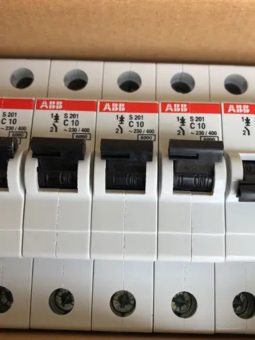 เบรกเกอร์ขนาดเล็ก ABB รุ่น S200 ซีรีส์ D แบบสวิตช์อากาศ ของแท้ใหม่ รุ่น S201 S202 S203 S204