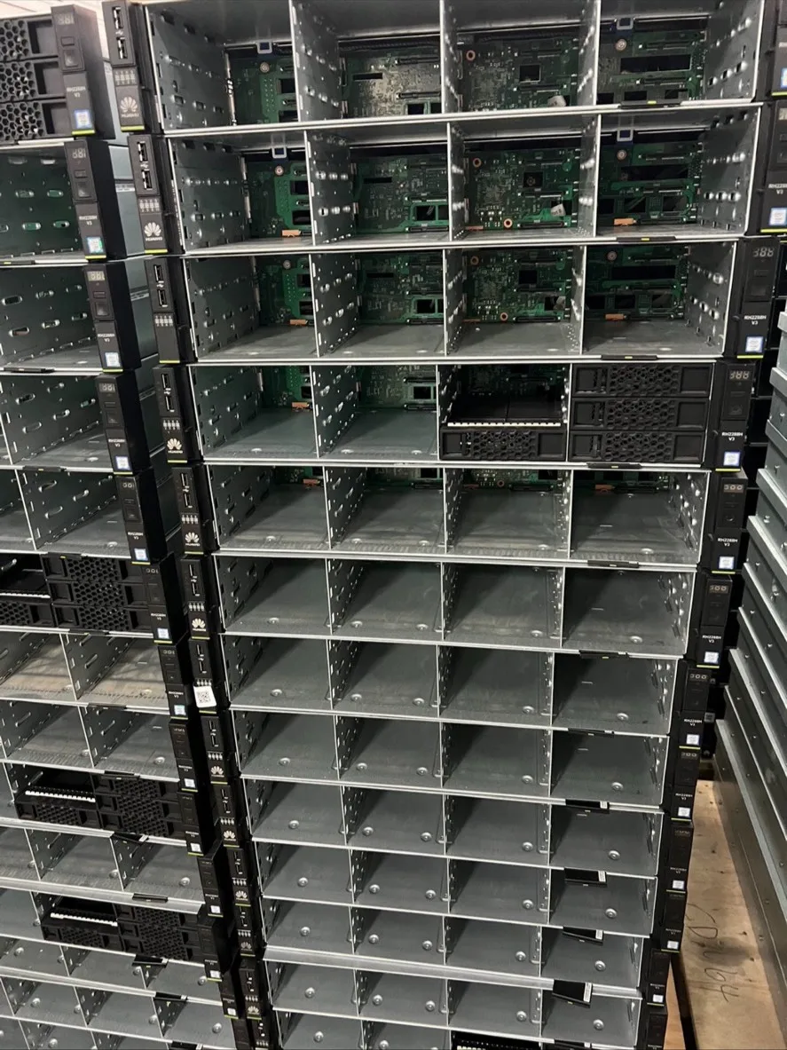 Оригинальный сервер 2288hv3 Barebone 3,5-дюймовые 12-слотовые экономичные серверные аксессуары
Оригинальный сервер 2288hv3 Barebone 3,5-дюймовые 12-слотовые экономичные серверные аксессуары