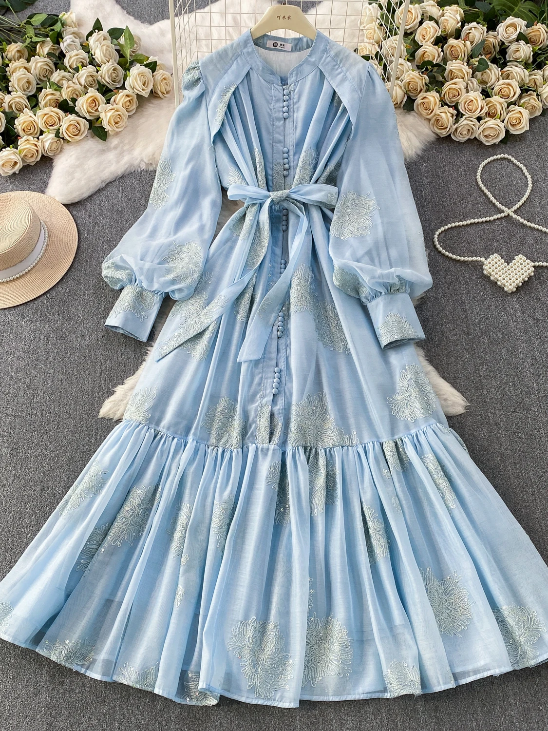 Retro Heavy Embroidery Sequin Stand Collar Lantern Sleeve Dress Women Summer Waist Cinching Slimming Gored Skirt Commute Style
Retro Heavy Embroidery Sequin Stand Collar Lantern Sleeve Dress Women Summer Waist Cinching Slimming Gored Skirt Commute Style