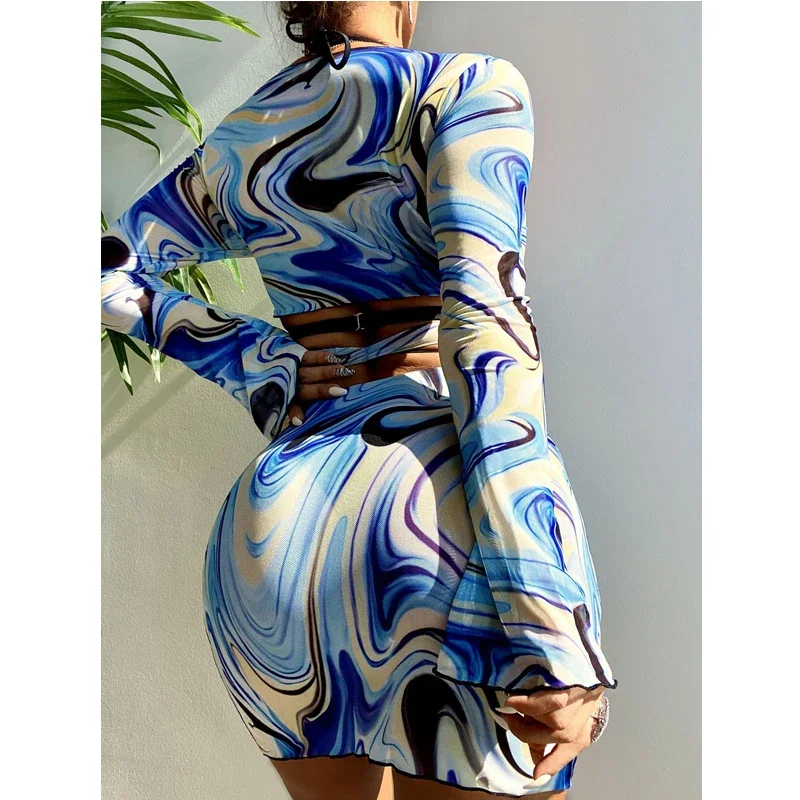 2024 Синий купальник Tie Dye, женский купальник из 4 предметов, газовая юбка, купальник с длинным рукавом, защита от солнца, бикини с v-образным вырезом, бразильский купальный костюм
2024 Синий купальник Tie Dye, женский купальник из 4 предметов, газовая юбка, купальник с длинным рукавом, защита от солнца, бикини с v-образным вырезом, бразильский купальный костюм