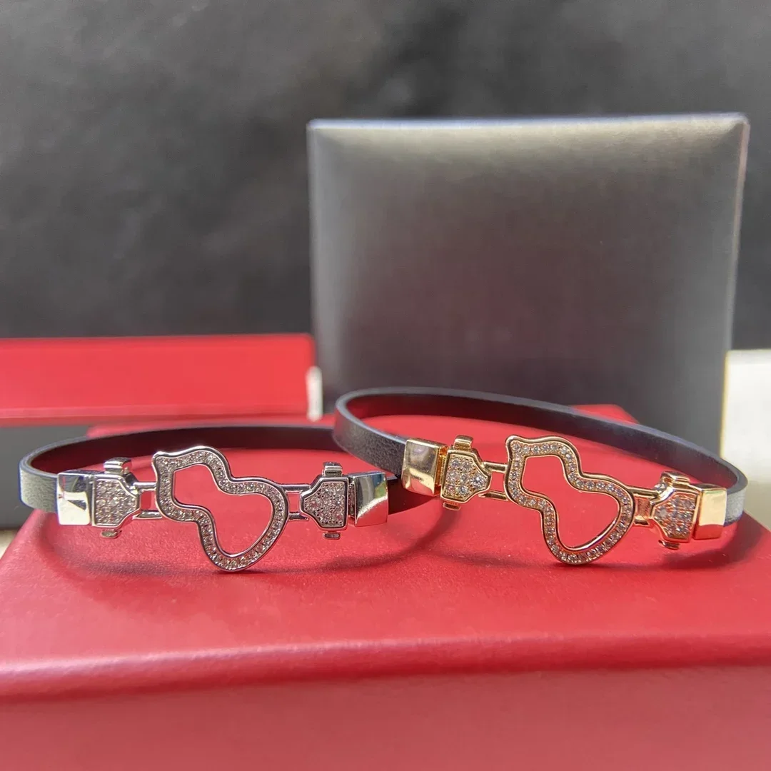 2025 New 925 silver high-quality hollowed-out diamond-encrusted gourd bracelet, a luxurious jewelry gift for couples' gatherings
2025 New 925 silver high-quality hollowed-out diamond-encrusted gourd bracelet, a luxurious jewelry gift for couples' gatherings