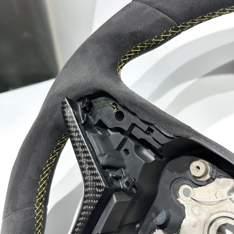 Real Carbon Fiber DIY Racing Steering Wheel Real Black Carbon Fiber Yellow Center Line Yellow Stitching Suitable for Holden VF
Real Carbon Fiber DIY Racing Steering Wheel Real Black Carbon Fiber Yellow Center Line Yellow Stitching Suitable for Holden VF