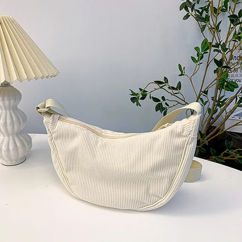 Solid Color Corduroy Women's Hobos Shoulder Bag Retro Casual Female Crossbody Bags Ladies Daily Travel Handbags Messenger Bag
Solid Color Corduroy Women's Hobos Shoulder Bag Retro Casual Female Crossbody Bags Ladies Daily Travel Handbags Messenger Bag
