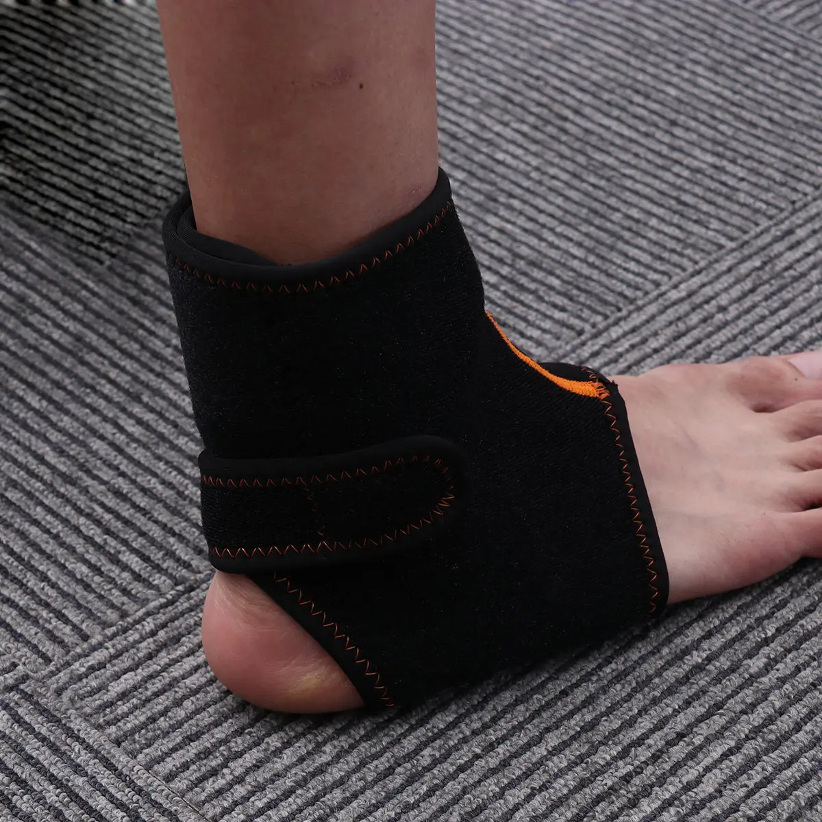 Гелевый компресс для голеностопа, черный, для горячей и холодной терапии, для облегчения боли при спортивных травмах, при ахилловах травмах, плантарном фасциите, отеках
Гелевый компресс для голеностопа, черный, для горячей и холодной терапии, для облегчения боли при спортивных травмах, при ахилловах травмах, плантарном фасциите, отеках