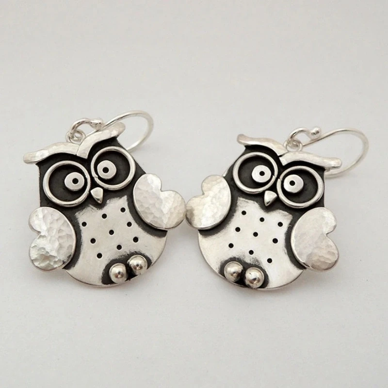 Vintage Originality Silver Color Metal Carving Heart Owl Dangle Earrings for Women Jewelry
Vintage Originality Silver Color Metal Carving Heart Owl Dangle Earrings for Women Jewelry
