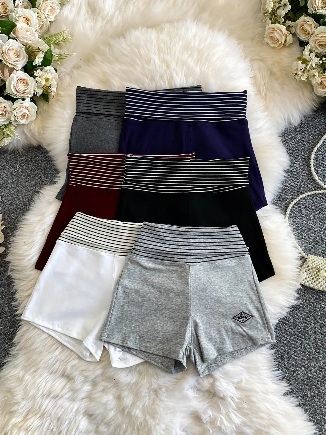 Casual Yoga Tight Pants Women's Summer Pure Desire Small Stripe High Waist Slimming Butt Lifting Base Layer Shorts
Casual Yoga Tight Pants Women's Summer Pure Desire Small Stripe High Waist Slimming Butt Lifting Base Layer Shorts