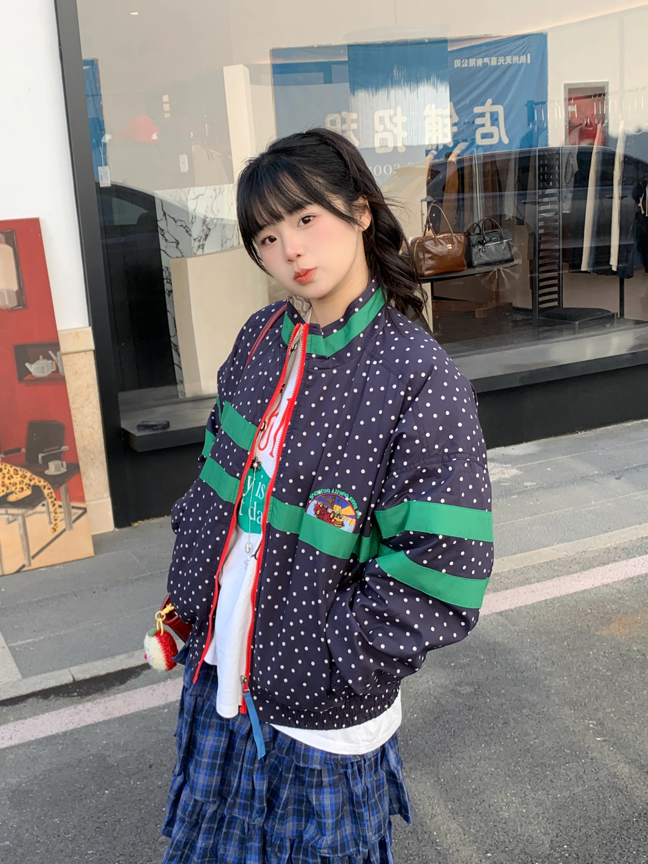 Корейская короткая стеганая куртка для женщин: теплая, с воротником-стойкой, на молнии, с узором, утепленная, модная, универсальная, для холодной погоды
Корейская короткая стеганая куртка для женщин: теплая, с воротником-стойкой, на молнии, с узором, утепленная, модная, универсальная, для холодной погоды