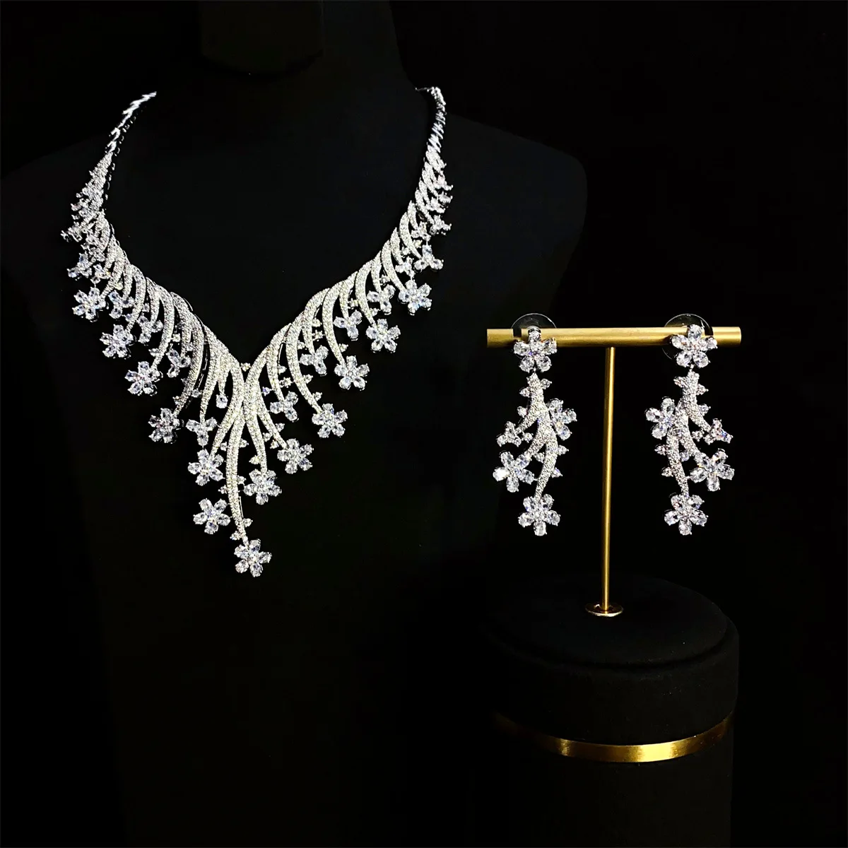 Bridal Zirconia Flower Necklace Sets for Women Luxury Dubai Nigeria CZ Crystal Floral Wedding Jewelry Sets
Bridal Zirconia Flower Necklace Sets for Women Luxury Dubai Nigeria CZ Crystal Floral Wedding Jewelry Sets