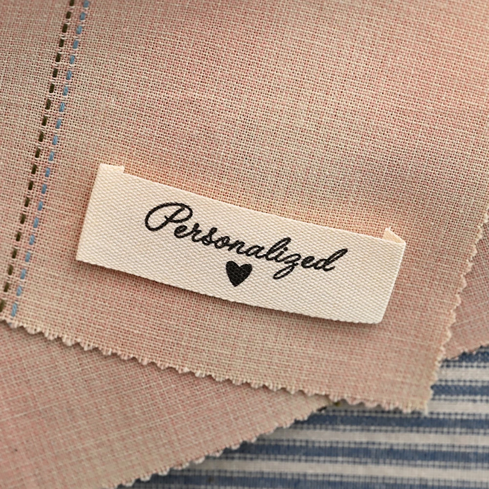 Folded Custom Cotton Webbing Label 0.59"x2.36" for Quilt Blanket, Patchwork – Eco-Friendly Printed Tag for Sewing Crafts
Folded Custom Cotton Webbing Label 0.59"x2.36" for Quilt Blanket, Patchwork – Eco-Friendly Printed Tag for Sewing Crafts