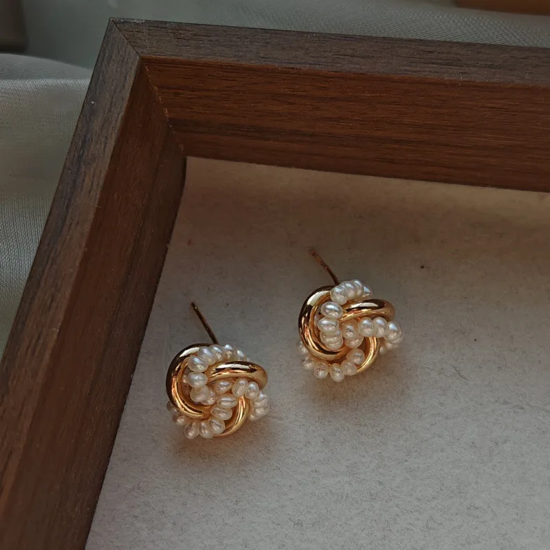 New Natural White Pearl Stud Earrings Female Niche Design High-end Handmade Ins Style Valentines Day Earrings Piercing Jewelry
New Natural White Pearl Stud Earrings Female Niche Design High-end Handmade Ins Style Valentines Day Earrings Piercing Jewelry