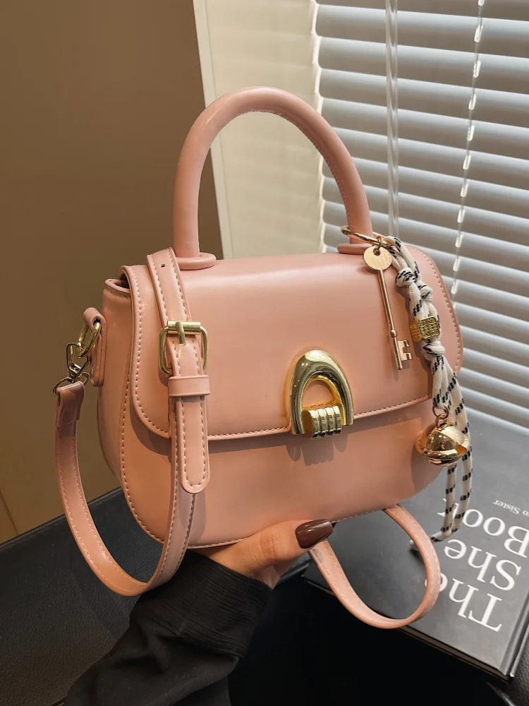 Women's Saddle Bag Handbag Spring 2025 Versatile High Quali Leather Crossbody Underarm Small Bag Faionable Lo Bule
Women's Saddle Bag Handbag Spring 2025 Versatile High Quali Leather Crossbody Underarm Small Bag Faionable Lo Bule