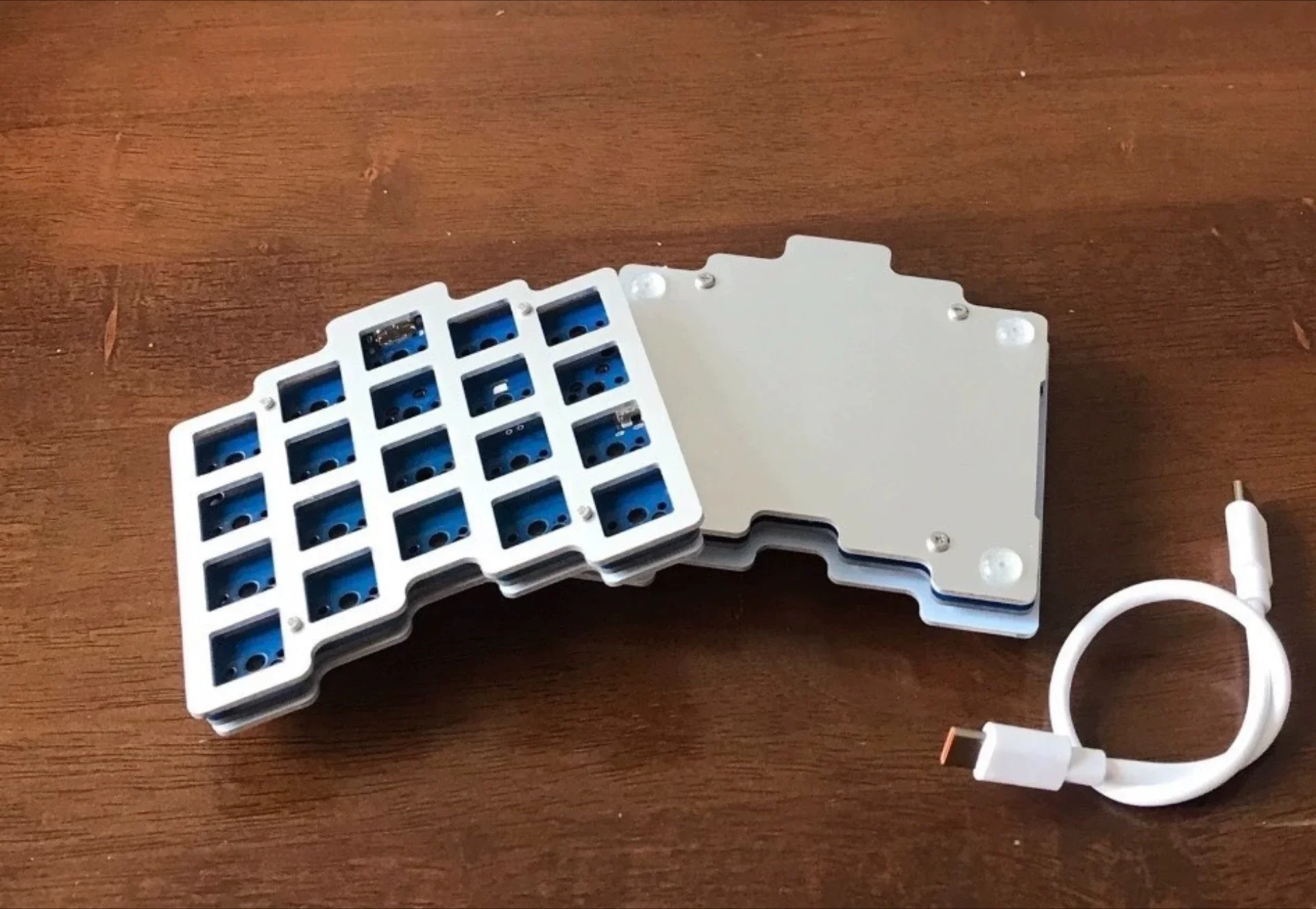 X1 Atreus Split Keyboard Custom 40keys RGB Wired Single-mode Game Keyboard Hot Swap VIAL QMK 4x5 Ergonomics Mechanical Keyboard
X1 Atreus Split Keyboard Custom 40keys RGB Wired Single-mode Game Keyboard Hot Swap VIAL QMK 4x5 Ergonomics Mechanical Keyboard