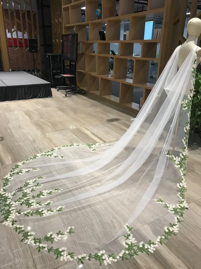 Leaves Lace Flowy Bridal Cape Green and White Lace Flower Fairy Tulle Custom Length Cathedral Bridal Wedding Shoulder Veil
Leaves Lace Flowy Bridal Cape Green and White Lace Flower Fairy Tulle Custom Length Cathedral Bridal Wedding Shoulder Veil
