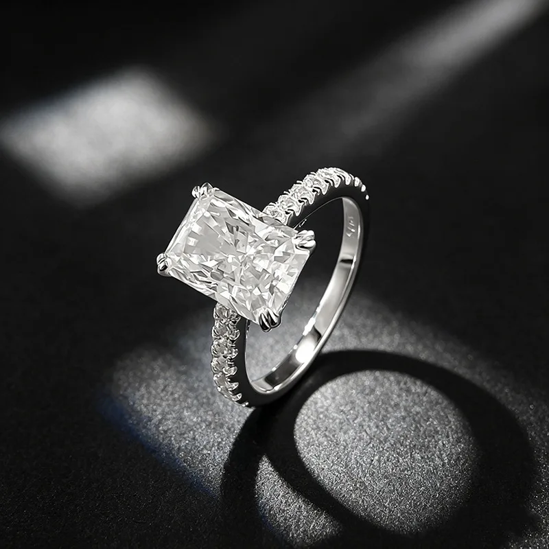 Luxury Sparkling 5.5mm Moissanite Women Ring - 925 Sterling Silver Engagement Ring & Female Wedding Band Jewelry Gift
Luxury Sparkling 5.5mm Moissanite Women Ring - 925 Sterling Silver Engagement Ring & Female Wedding Band Jewelry Gift