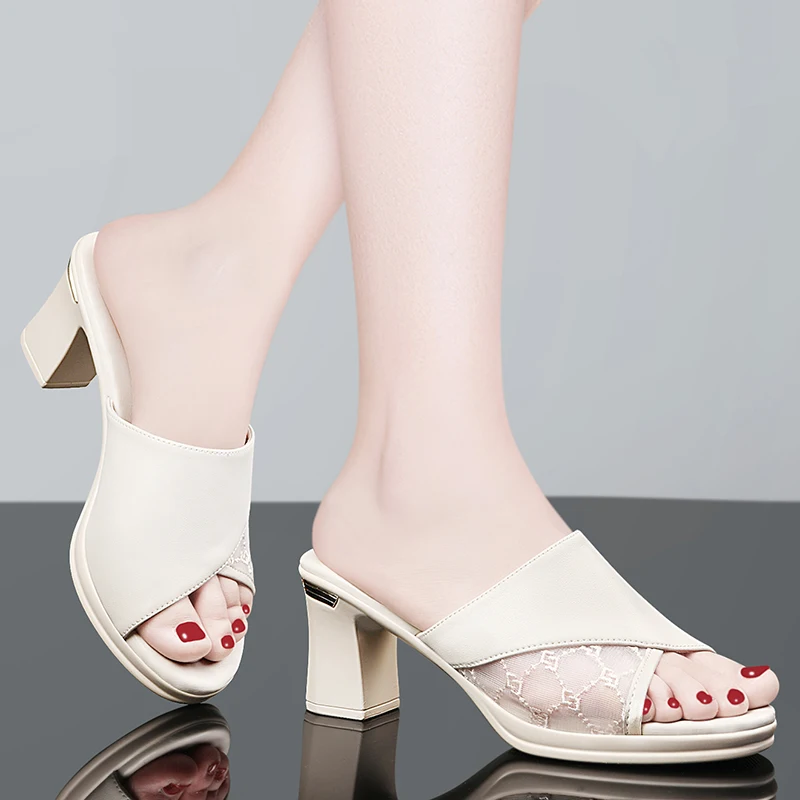 Fashion Mesh Slippers Women Sandals Genuine Leather Women's Shoes Summer Mid Heel Slipper Peep Toe Outdoor Female Chunky Heel
Fashion Mesh Slippers Women Sandals Genuine Leather Women's Shoes Summer Mid Heel Slipper Peep Toe Outdoor Female Chunky Heel