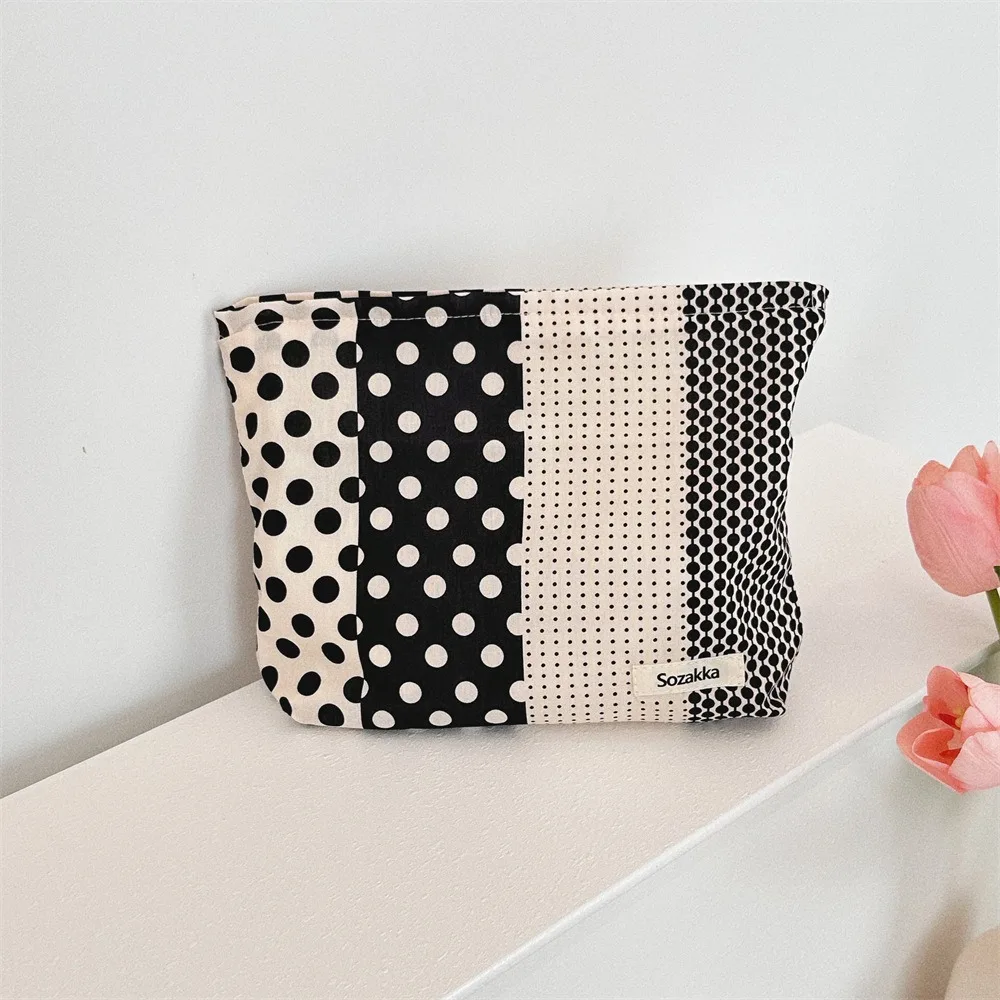 Cute Pink Plaid Make Up Bag High-capacity Chic Bow Cosmetic Bag Zipper Pencil Case
Cute Pink Plaid Make Up Bag High-capacity Chic Bow Cosmetic Bag Zipper Pencil Case