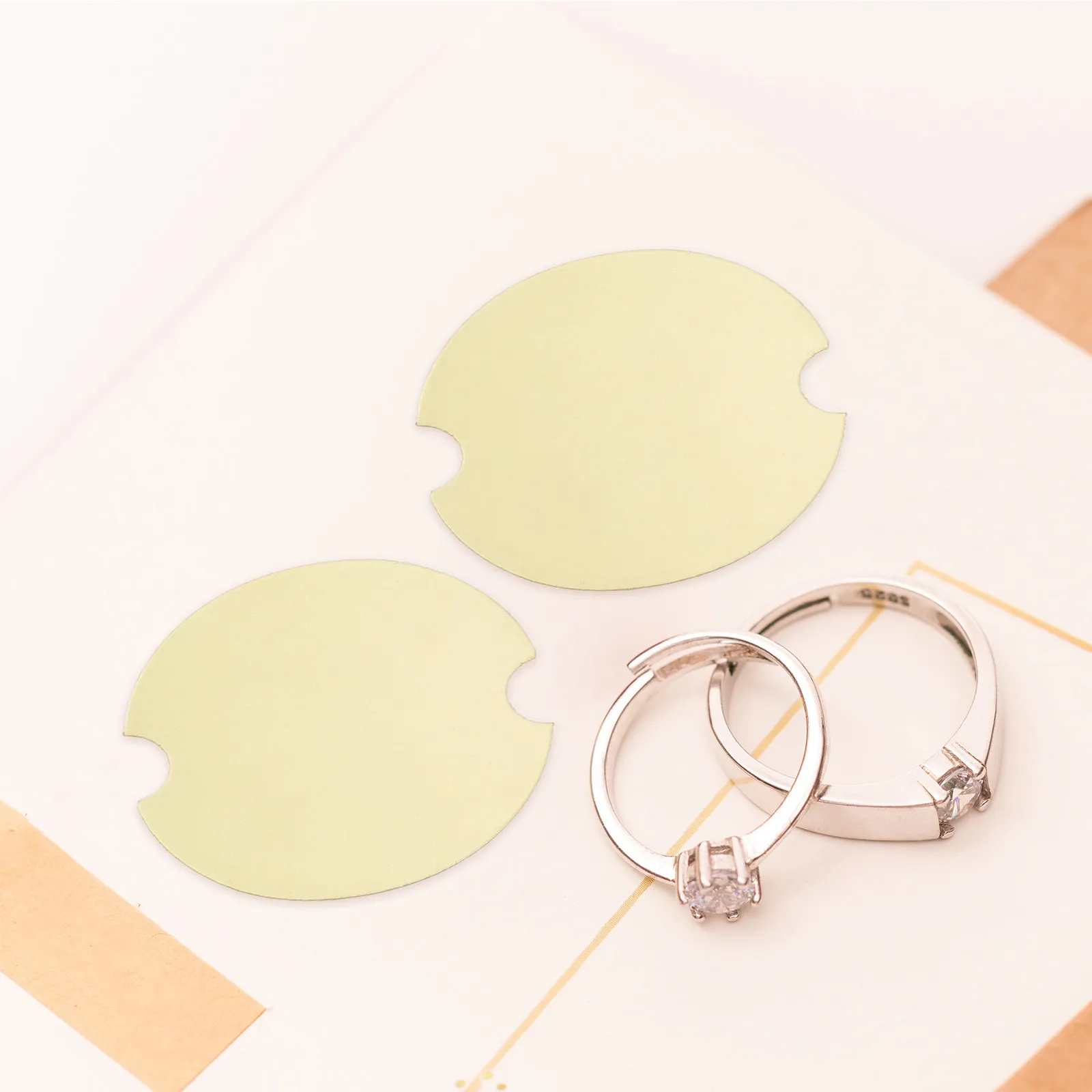 120Pcs Ring Display Cards Plastic Round Jewelry Stand Organizer Secure Ring Holder Showcase Props for Retail Jewelry Display
120Pcs Ring Display Cards Plastic Round Jewelry Stand Organizer Secure Ring Holder Showcase Props for Retail Jewelry Display