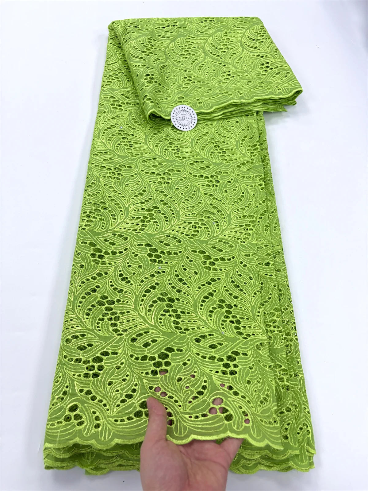 Nigerian Milk Silk Lace Fabric African Cord Lace Fabric 2025 High Quality Water Soluble Lace Material For Wedding Sewing Dress
Nigerian Milk Silk Lace Fabric African Cord Lace Fabric 2025 High Quality Water Soluble Lace Material For Wedding Sewing Dress