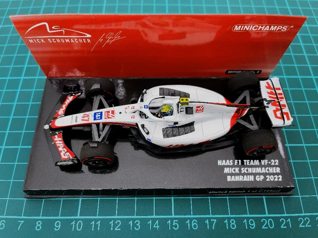 Minichamps 1:43 F1 VF22 2022 Mick Schumacher Bahrain Simulation Limited Edition Resin Metal Static Car Model Toy Gift
Minichamps 1:43 F1 VF22 2022 Mick Schumacher Bahrain Simulation Limited Edition Resin Metal Static Car Model Toy Gift