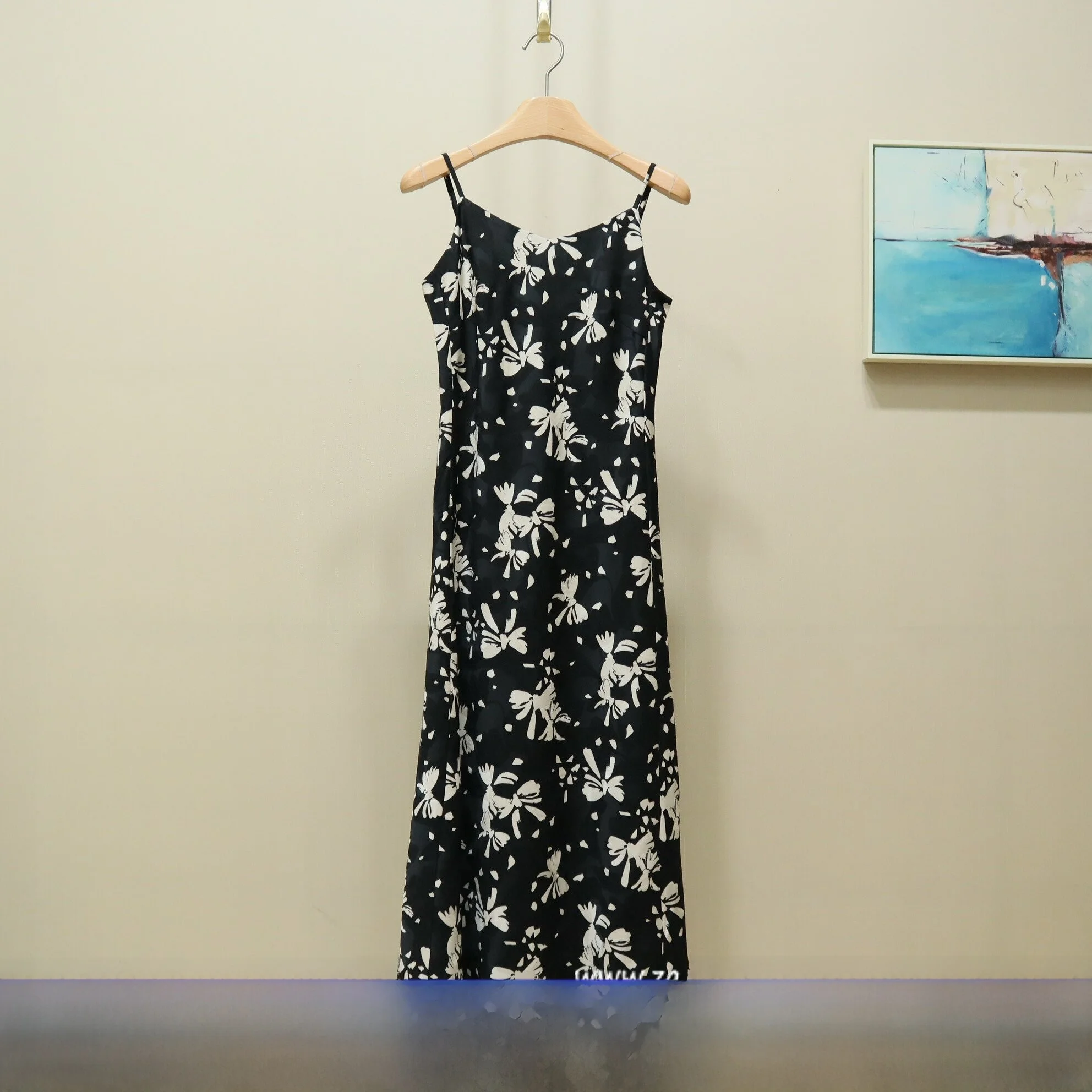 Floral Print Halter Dress Women's Summer Casual Style Sleeveless Loose Fit Polyester Fabric Gown Chinese Brand 2026 Spring New
Floral Print Halter Dress Women's Summer Casual Style Sleeveless Loose Fit Polyester Fabric Gown Chinese Brand 2026 Spring New