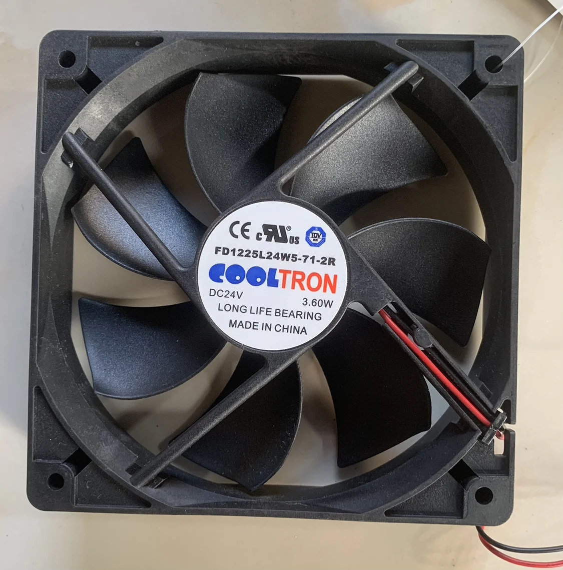 COOLTRON FD1225L24W5-71-2R DC 24 В 3,60 Вт 120x120x25 мм 2-проводной охлаждающий вентилятор
COOLTRON FD1225L24W5-71-2R DC 24 В 3,60 Вт 120x120x25 мм 2-проводной охлаждающий вентилятор