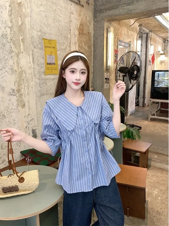 plus Size Women's Blue Striped Doll Collar Short Sleeve Shirt Summer New Waist Cinching Slimming Pleated Top Korean Style
plus Size Women's Blue Striped Doll Collar Short Sleeve Shirt Summer New Waist Cinching Slimming Pleated Top Korean Style