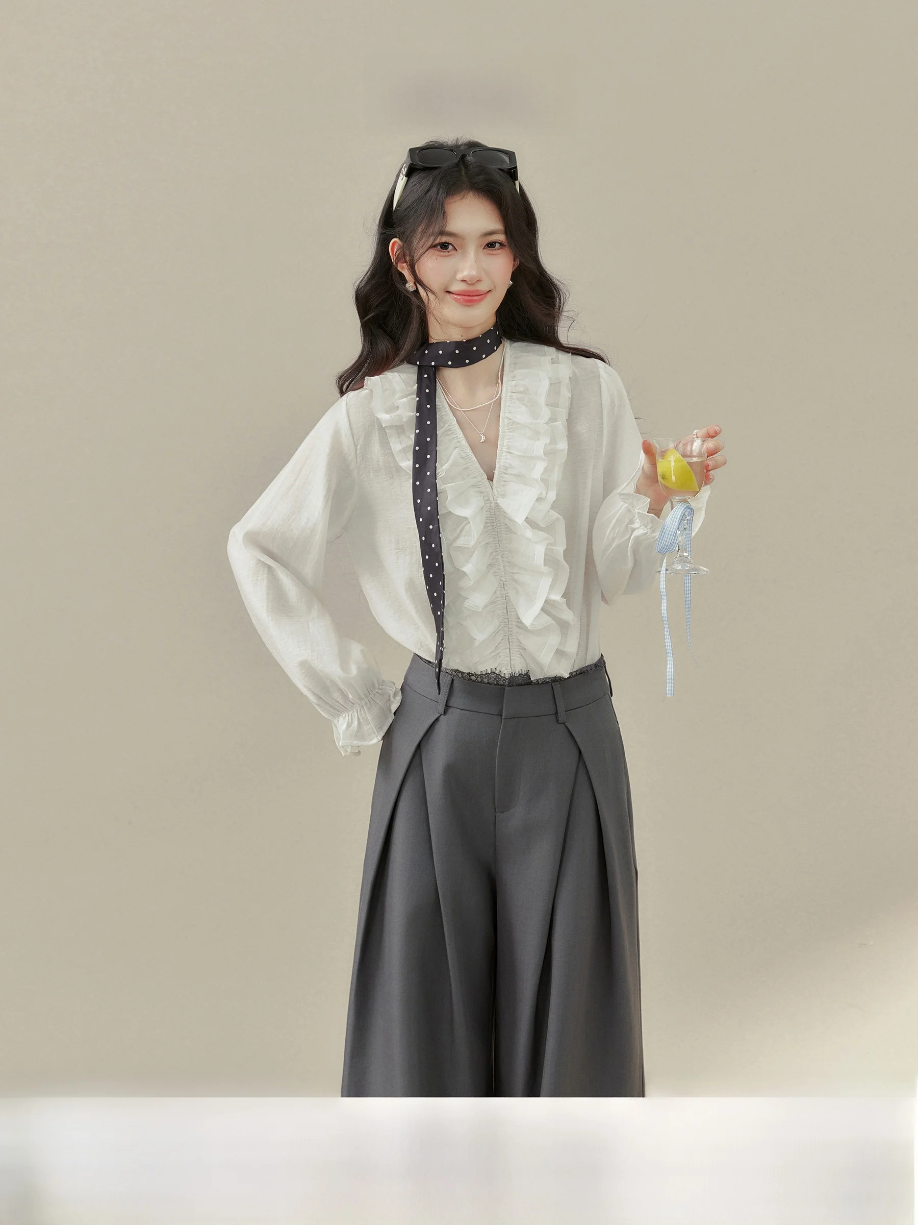 Elegant Loose Women's Shirt Inner Wear White V-neck with Wooden Detail Fashionable Ladies' Premium Shirt by Yang Xue
Elegant Loose Women's Shirt Inner Wear White V-neck with Wooden Detail Fashionable Ladies' Premium Shirt by Yang Xue