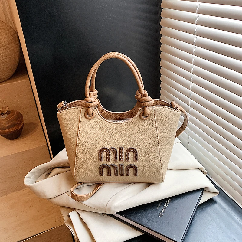 Универсальная кожаная сумка через плечо для женщин - роскошная брендовая сумка через плечо, элегантная повседневная одежда, подходящая
Универсальная кожаная сумка через плечо для женщин - роскошная брендовая сумка через плечо, элегантная повседневная одежда, подходящая