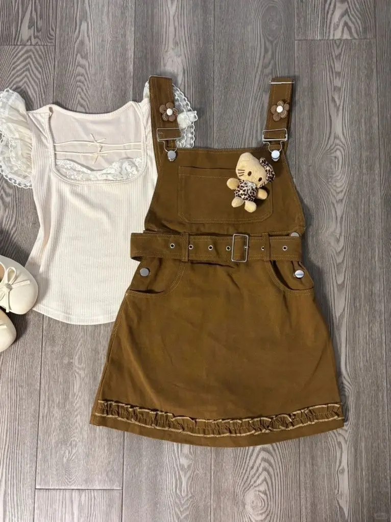 Sweet Korean Style Denim Overalls Set with Lace Splicing Short Sleeve Top And Waist Cinching Skirt Pants Two Piece Women's Fa...
Sweet Korean Style Denim Overalls Set with Lace Splicing Short Sleeve Top And Waist Cinching Skirt Pants Two Piece Women's Fa...