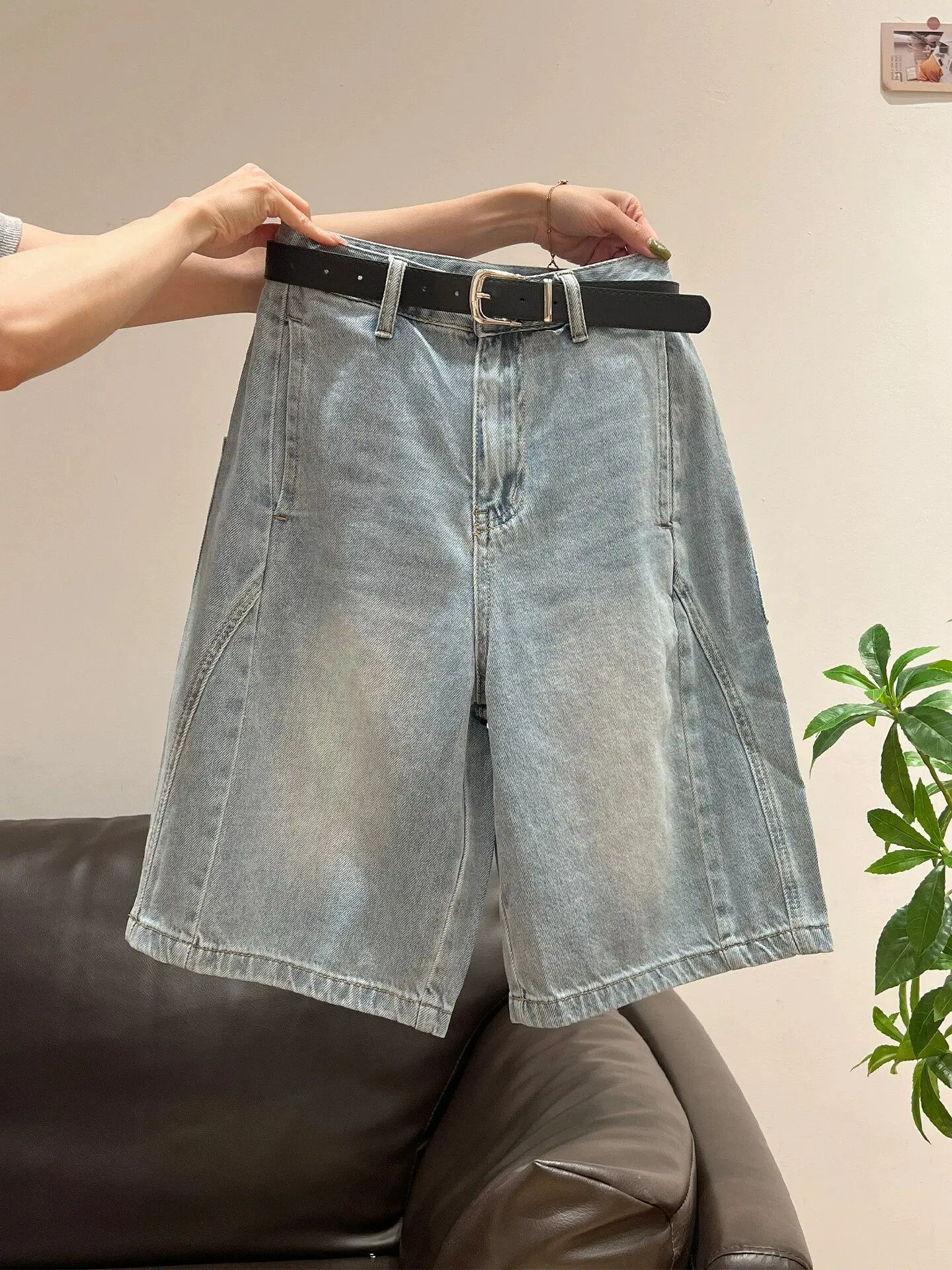 Blue Floral Bud Workwear Five-Quarter High Waist Shorts Women's Summer Loose Casual Wide Leg Pants Comfortable Denim Jeans
Blue Floral Bud Workwear Five-Quarter High Waist Shorts Women's Summer Loose Casual Wide Leg Pants Comfortable Denim Jeans