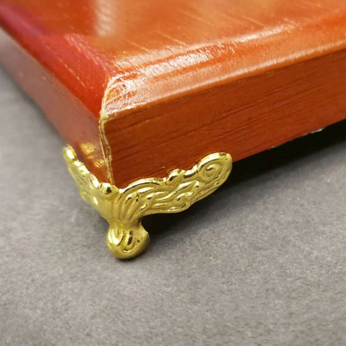 4шт - защитные уголки для мебели из сплава золотых ножек
4шт - защитные уголки для мебели из сплава золотых ножек