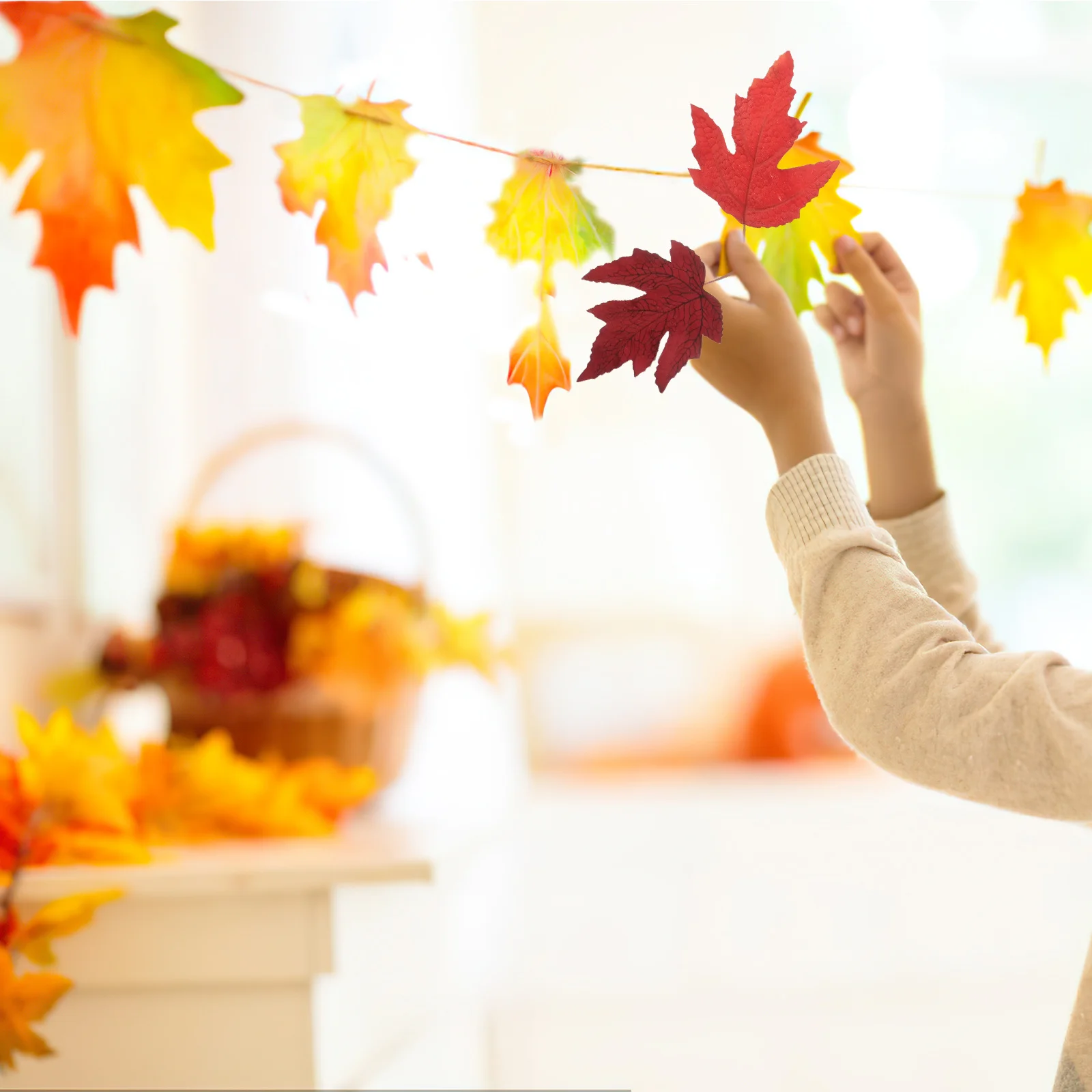 90Pcs Artificial Maple Leaves Realistic Faux Fall Leaves Autumn Decor DIY Crafts Thanksgiving Wedding Party Decoration 
90Pcs Artificial Maple Leaves Realistic Faux Fall Leaves Autumn Decor DIY Crafts Thanksgiving Wedding Party Decoration