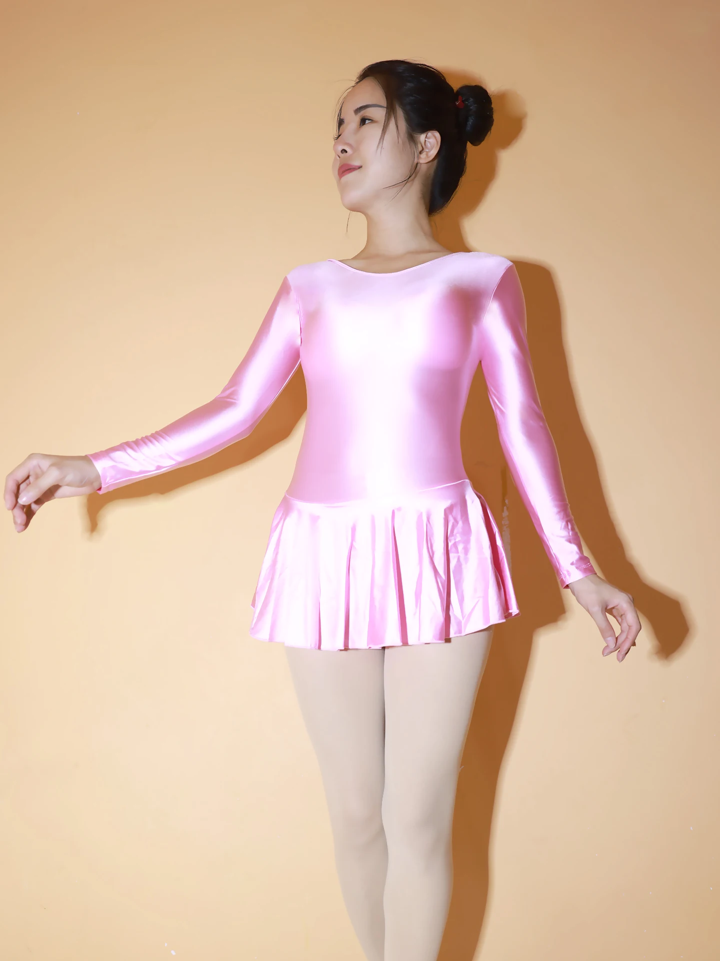 Adult women's ballet performance costume, one-piece tight-fitting practice skirt for dance, yoga-style figure-hugging skirt
Adult women's ballet performance costume, one-piece tight-fitting practice skirt for dance, yoga-style figure-hugging skirt