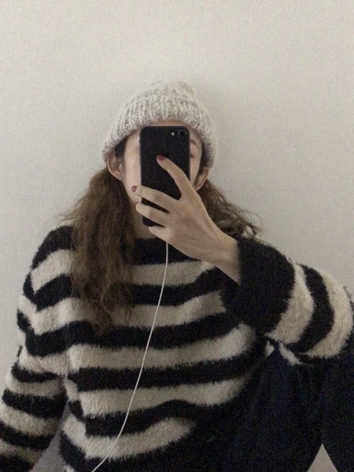 Candy Miss Korean Style Loose Casual Soft Overhead round Neck Sweater Black And White Stripes Polyester Fabric Long Sleeve
Candy Miss Korean Style Loose Casual Soft Overhead round Neck Sweater Black And White Stripes Polyester Fabric Long Sleeve