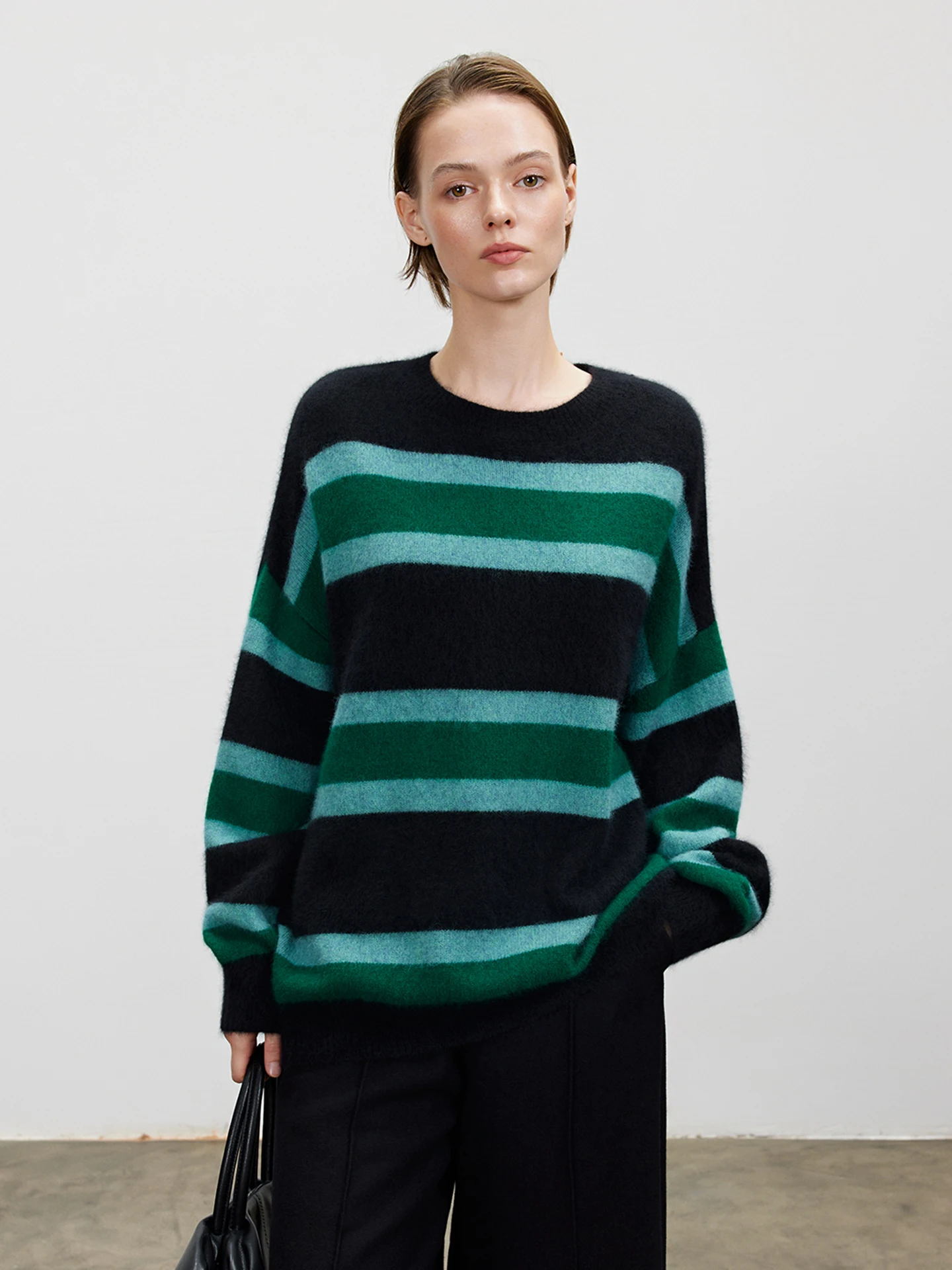 LUR Soft High-Yarn-Mean Wool round Neck Striped Knitted Sweater Autumn Winter New Style Commute Pattern Warmth Emitting Femal...
LUR Soft High-Yarn-Mean Wool round Neck Striped Knitted Sweater Autumn Winter New Style Commute Pattern Warmth Emitting Femal...