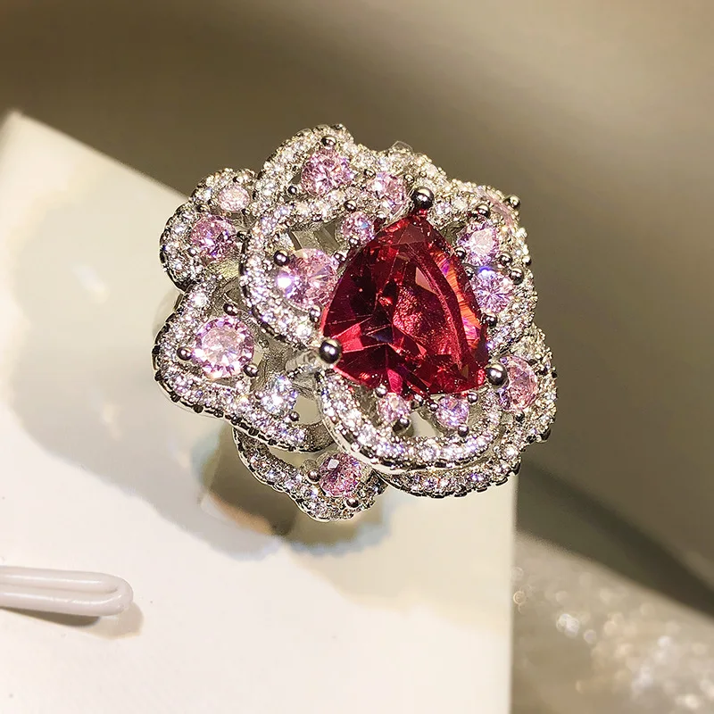 925 Silver High Carbon Diamond Color Ice Flower Cut Open Flower Ring Ladies Birthday Cocktail Party Jewelry Gift Wholesale
925 Silver High Carbon Diamond Color Ice Flower Cut Open Flower Ring Ladies Birthday Cocktail Party Jewelry Gift Wholesale