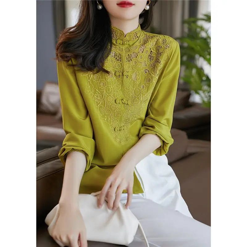 Retro Satin Stand Collar Hollow Lace Embroidery Long Sleeved Tang Suit Top 2024 Spring Elegant Green Casual Daily Loose Tops
Retro Satin Stand Collar Hollow Lace Embroidery Long Sleeved Tang Suit Top 2024 Spring Elegant Green Casual Daily Loose Tops